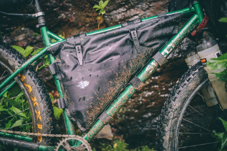 Rockgeist 52hz waterproof frame pack